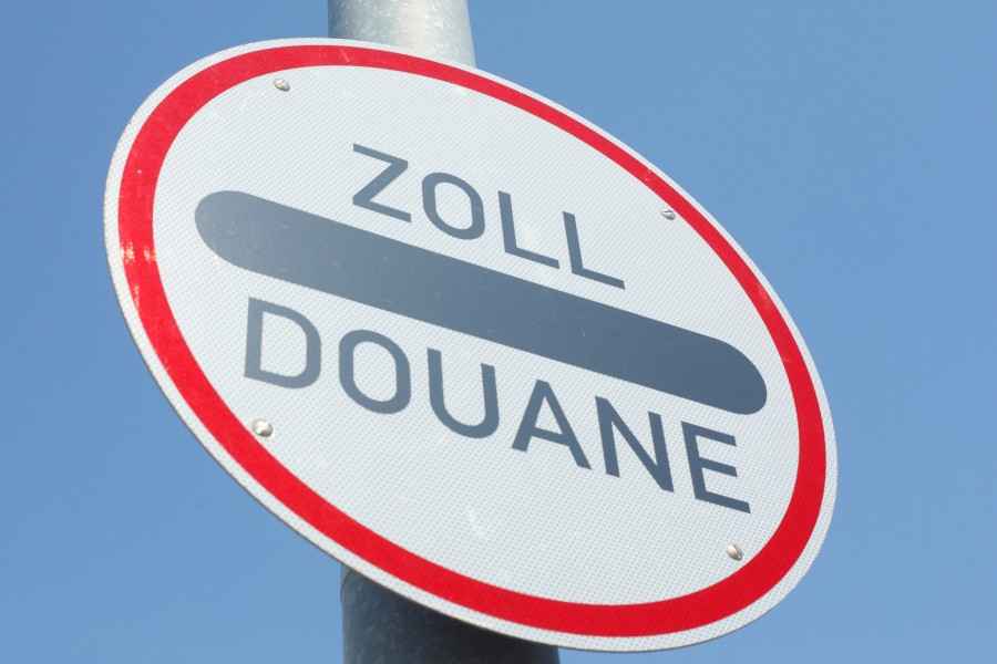 Verkehrsschild Zoll / Douane